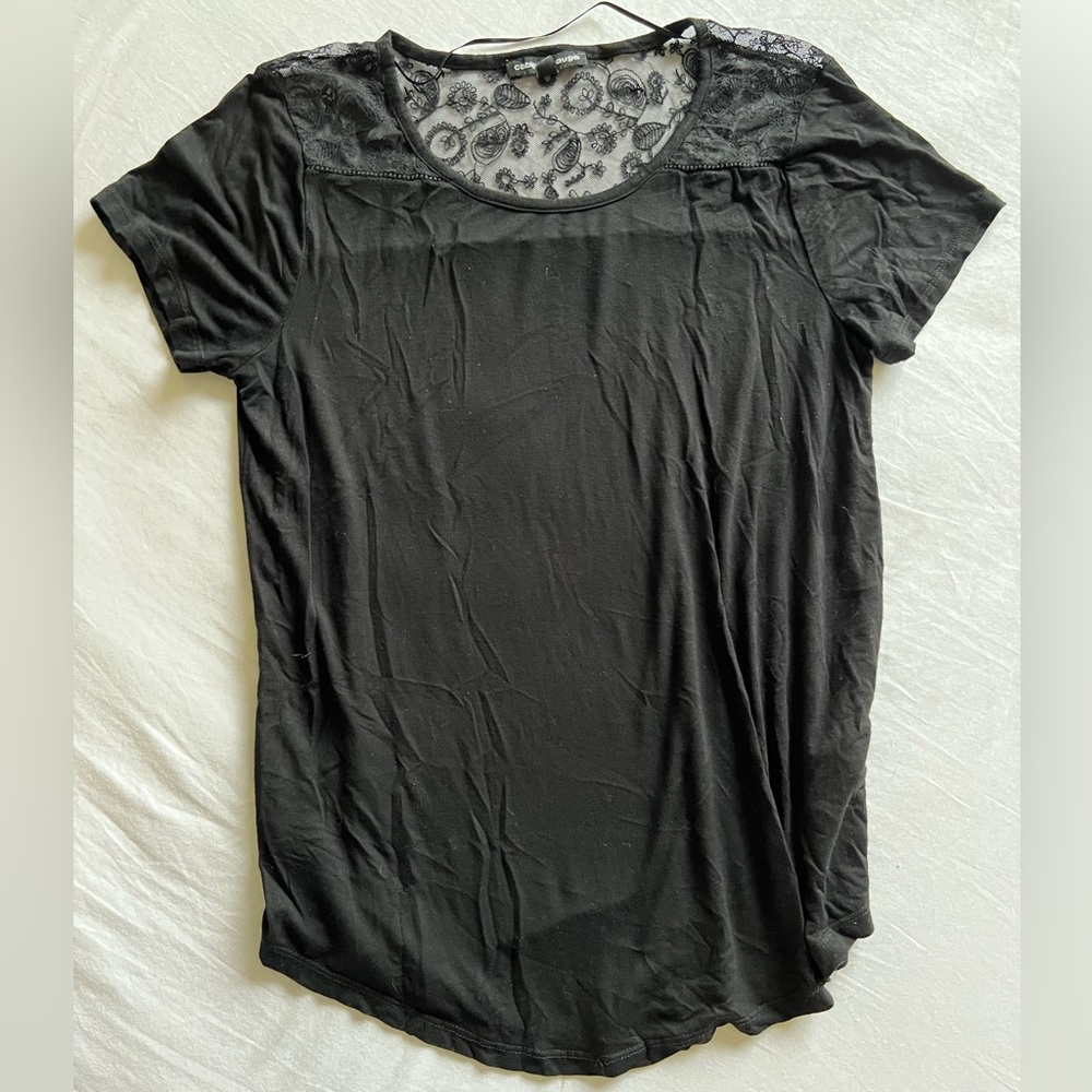 Women’s black lace shoulder tee